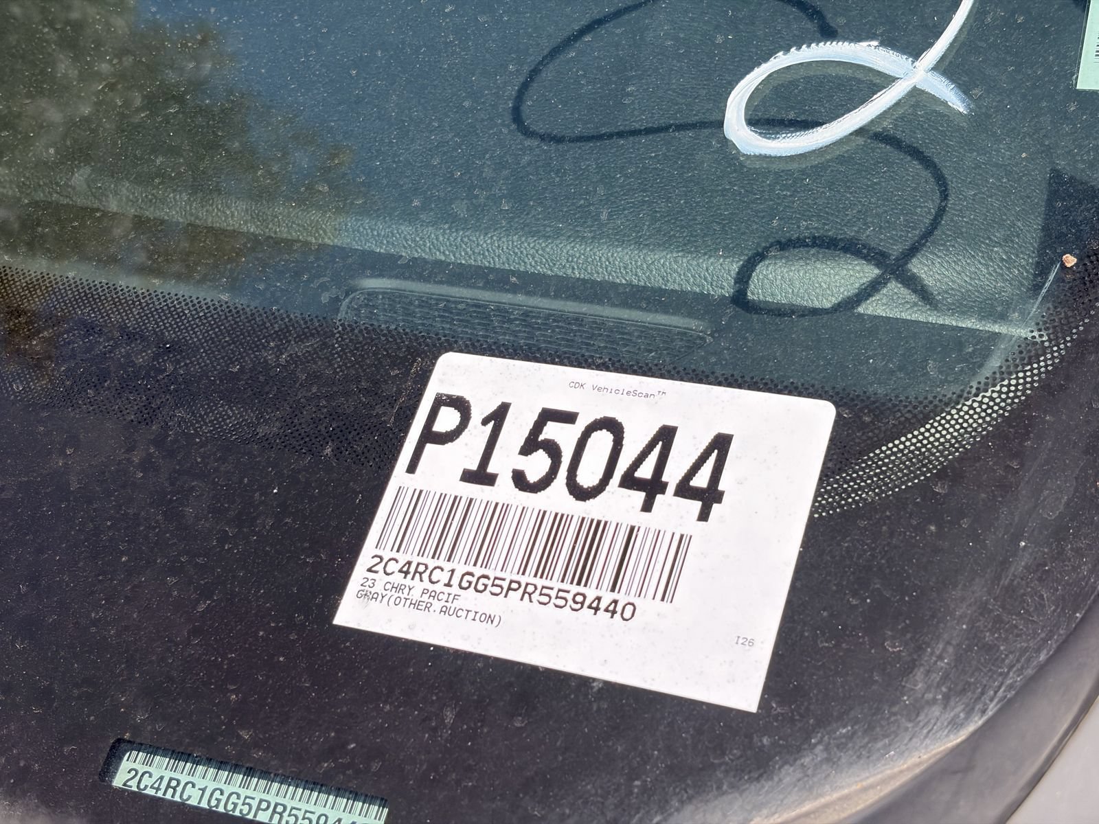 Used 2023 Chrysler Pacifica Limited FWD image 6