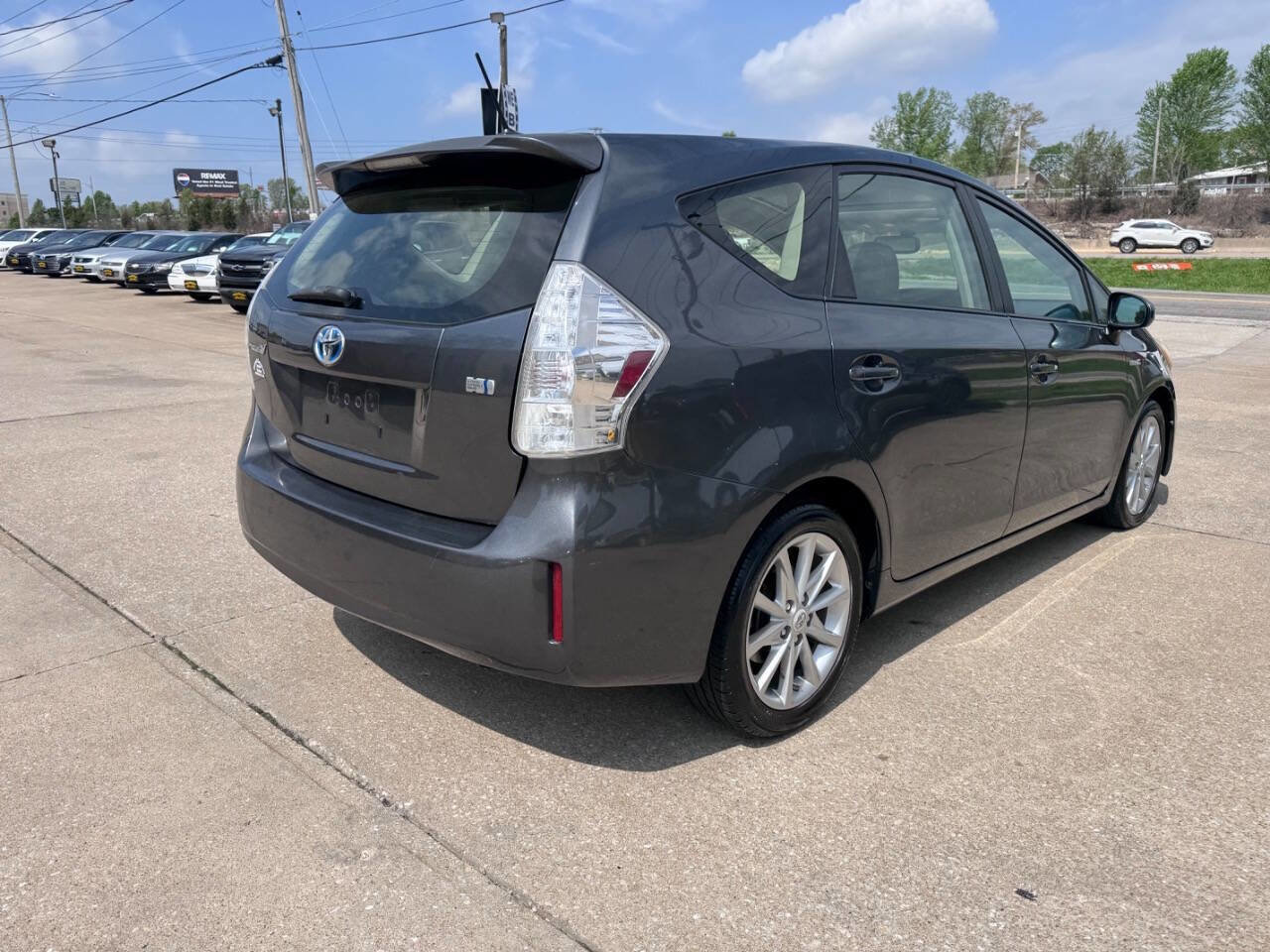 Used 2013 Toyota Prius V Five FWD image 9