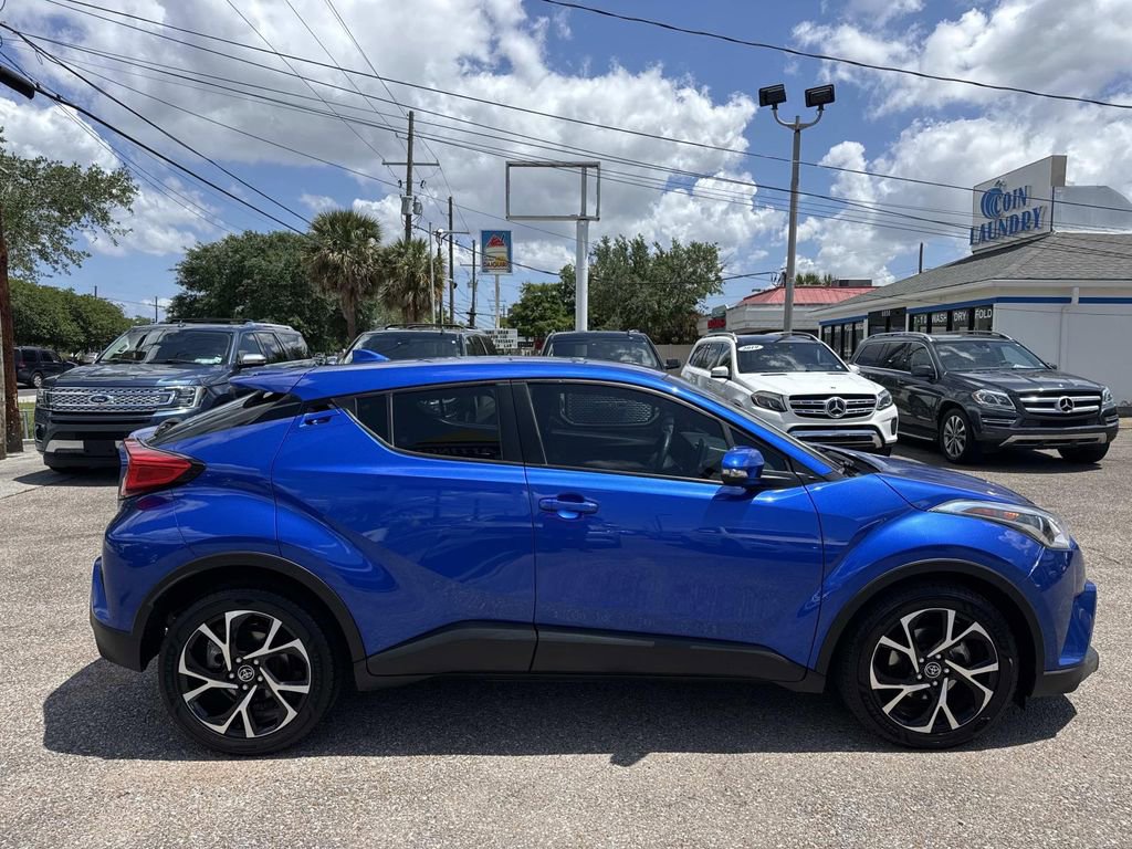 Used 2018 Toyota C-HR XLE image 10
