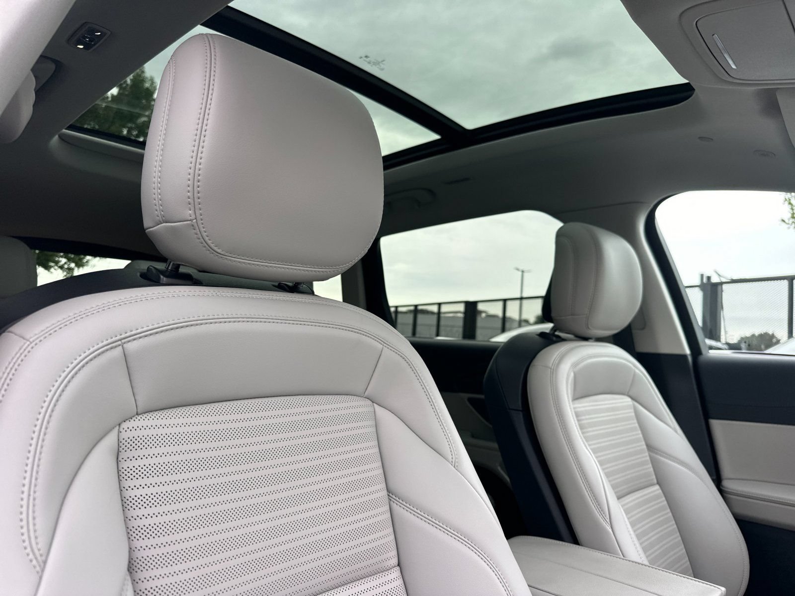 New 2026 Lincoln Nautilus Reserve AWD/4WD image 16