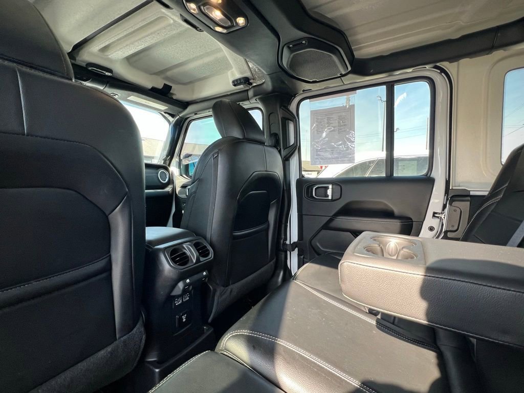 Used 2022 Jeep Wrangler Unlimited Sahara w/ Cold Weather Group image 19
