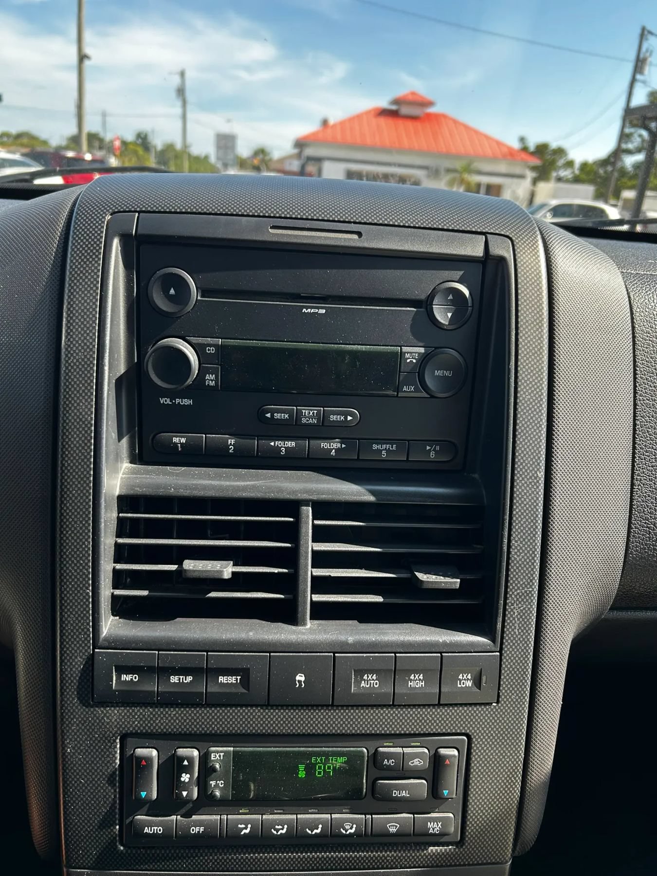 Used 2007 Ford Explorer Sport Trac Limited AWD/4WD image 27
