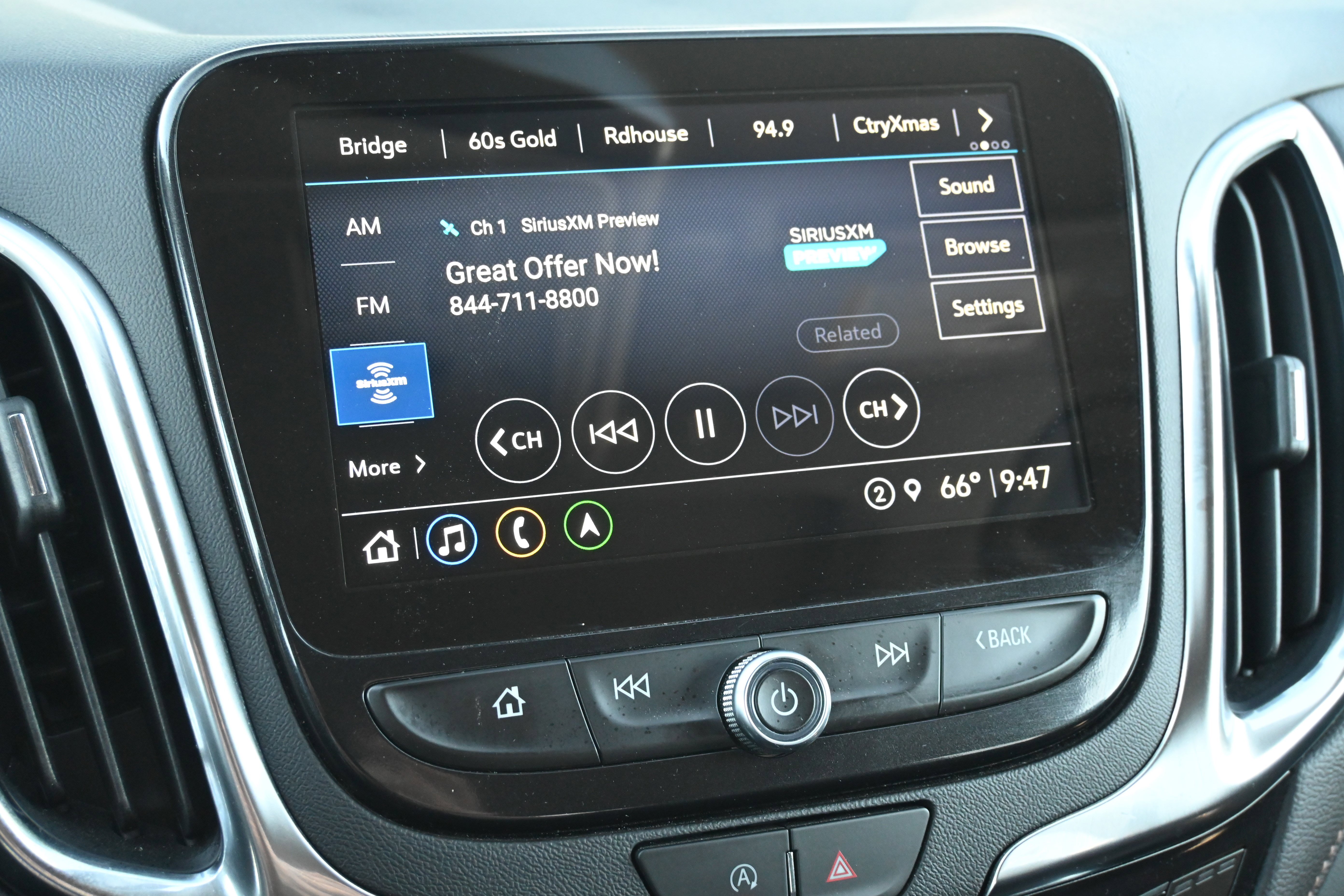 Used 2024 Chevrolet Equinox Premier FWD image 22
