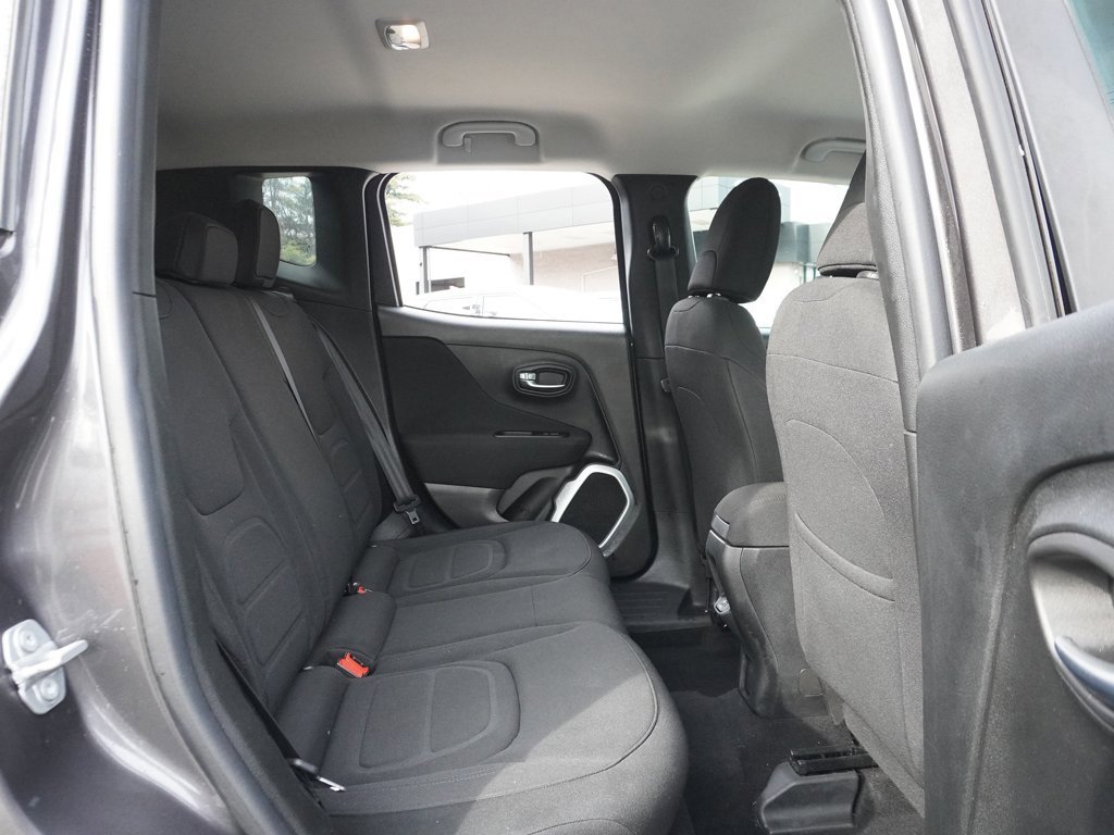 Used 2018 Jeep Renegade Latitude image 28