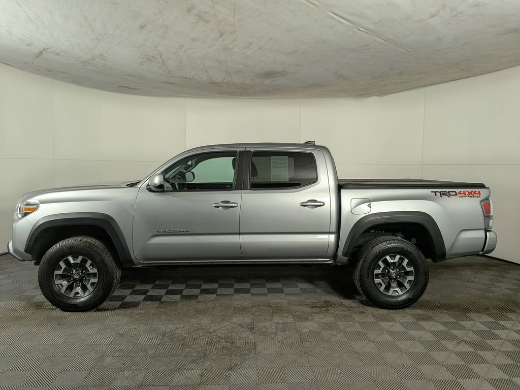Used 2021 Toyota Tacoma TRD Off-Road image 3