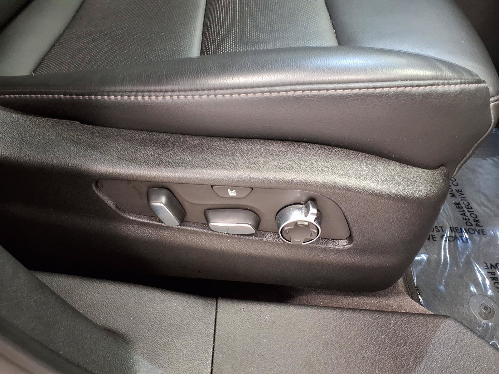 Certified 2024 Cadillac XT4 Premium Luxury w/ Technology Package FWD image 11