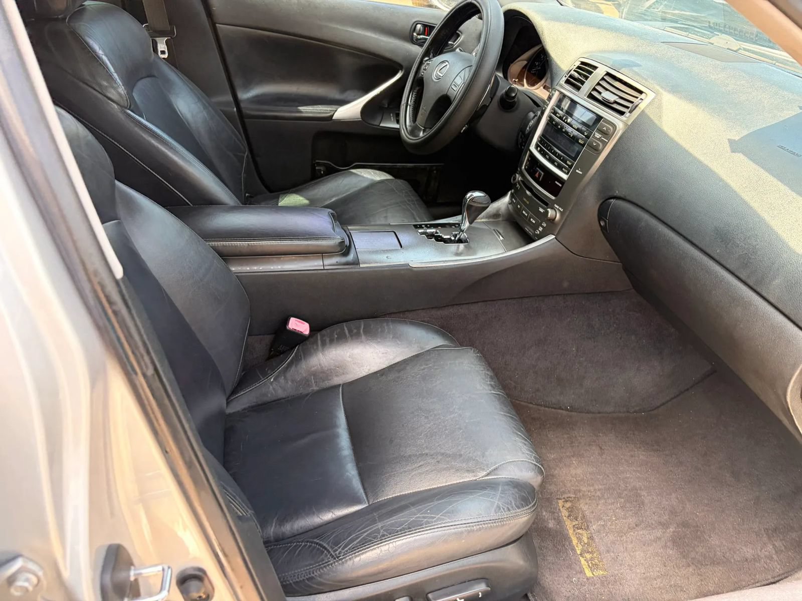 Used 2006 Lexus IS 250 w/ Preferred Accessory Pkg RWD image 35