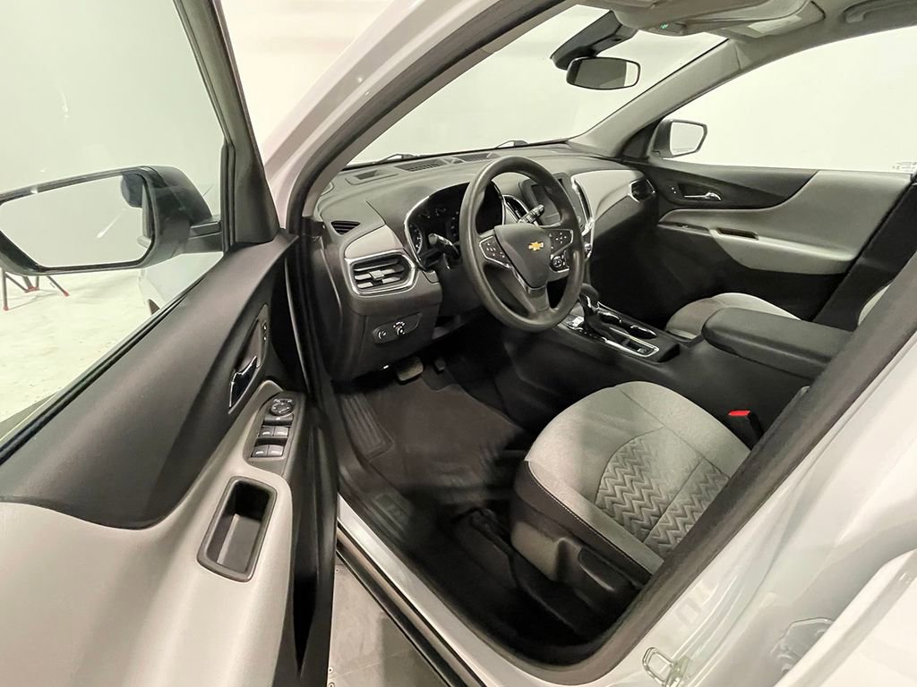 Used 2023 Chevrolet Equinox LS FWD image 18