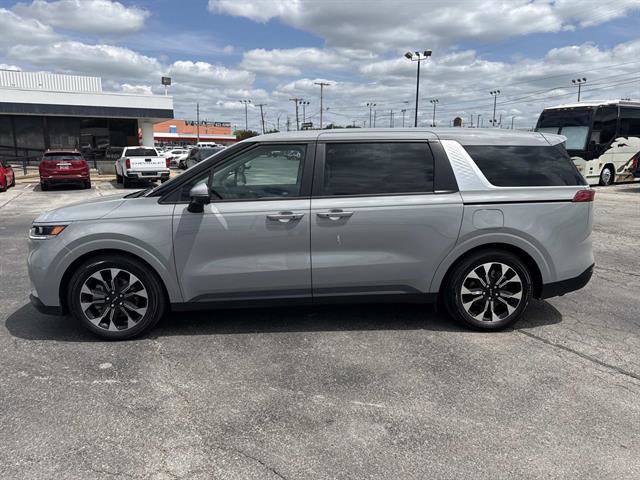 Used 2022 Kia Carnival EX FWD image 9
