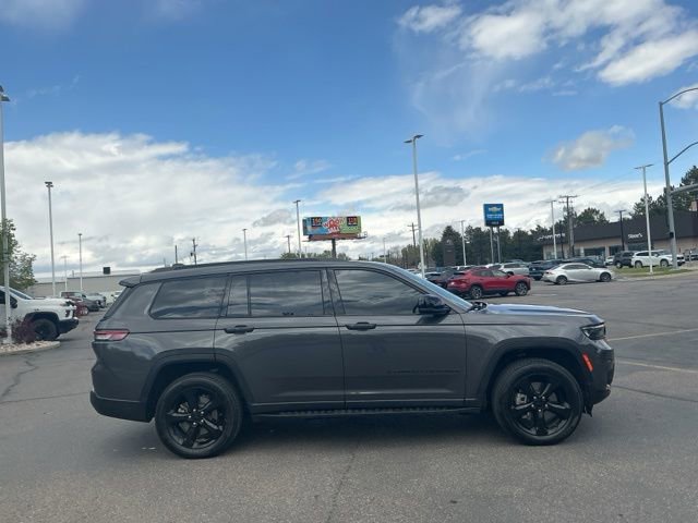Used 2023 Jeep Grand Cherokee L Laredo AWD/4WD image 2