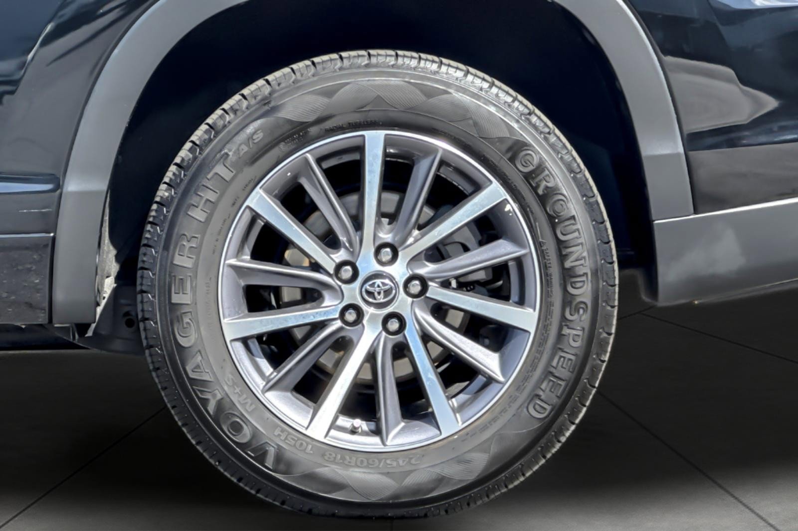 Certified 2018 Toyota Highlander XLE w/ Carpet Mat Package (TMS) image 27