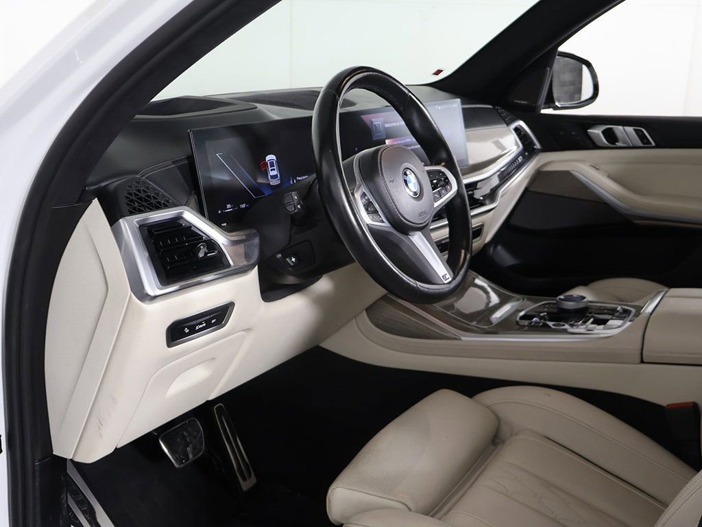 Used 2024 BMW X7 xDrive40i w/ Executive Package image 31
