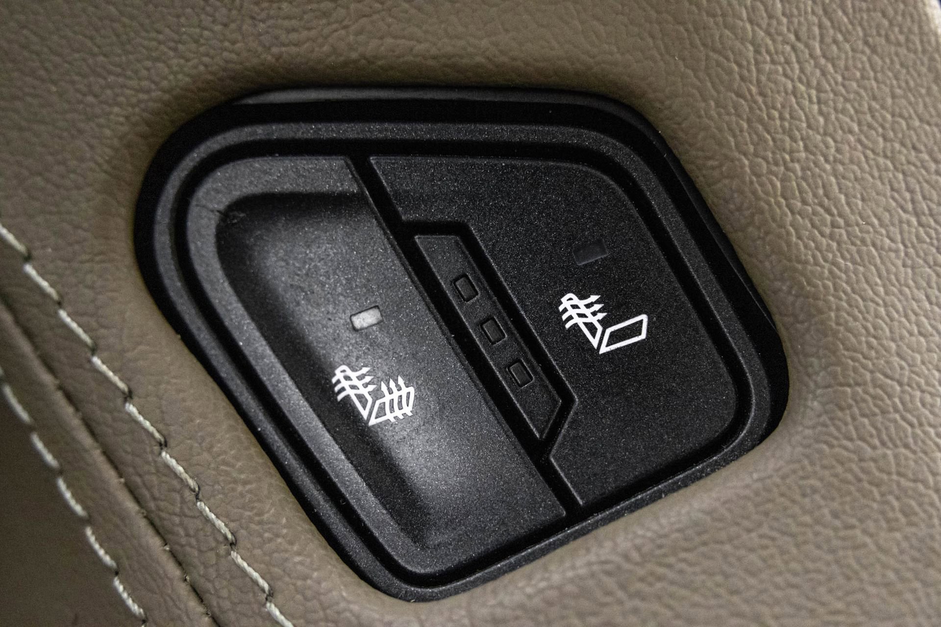 Used 2019 GMC Yukon SLT AWD/4WD image 35