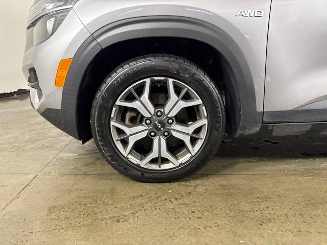 Used 2022 Kia Seltos EX AWD/4WD image 11
