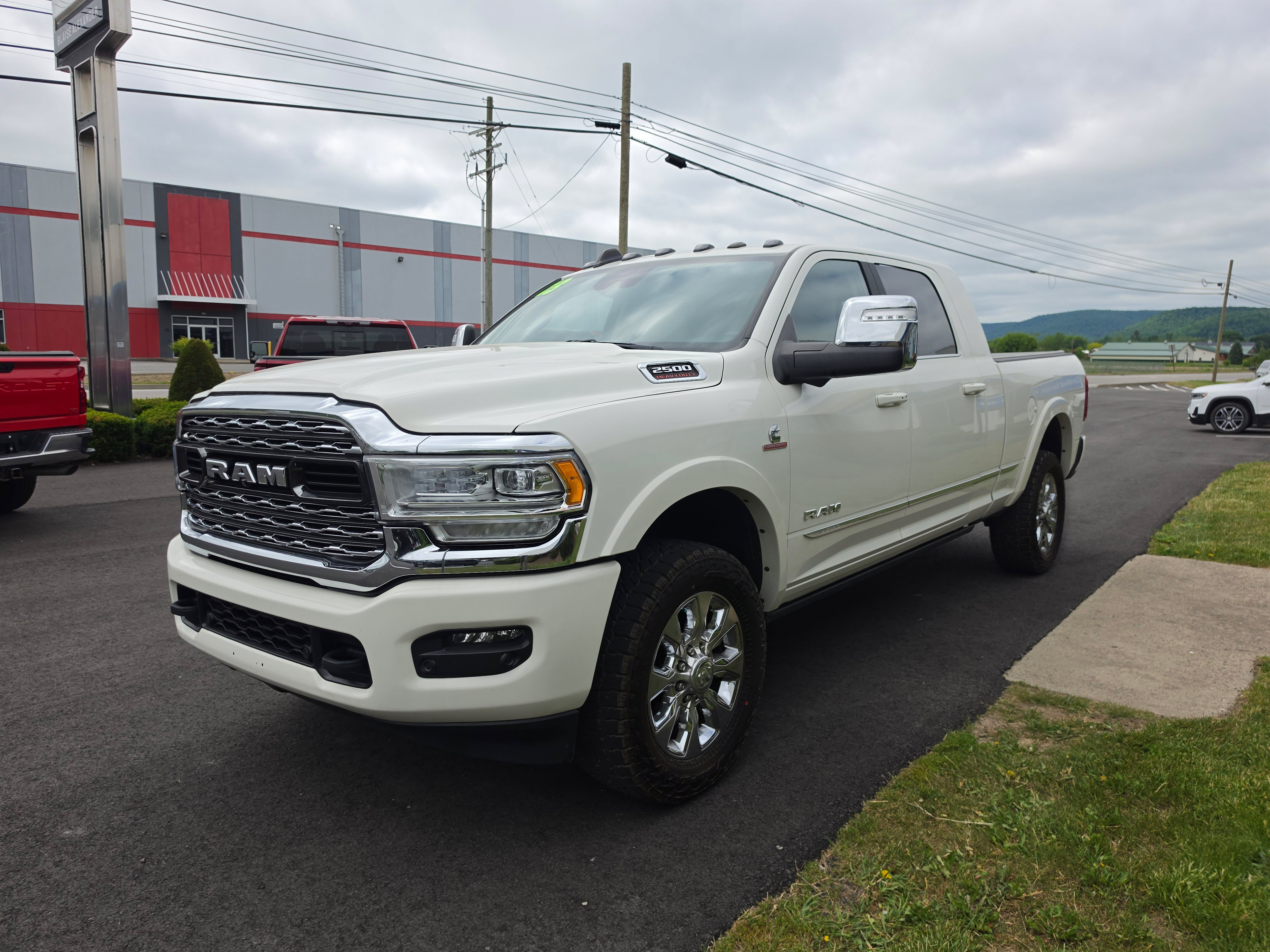 Used 2023 RAM 2500 Limited AWD/4WD image 8
