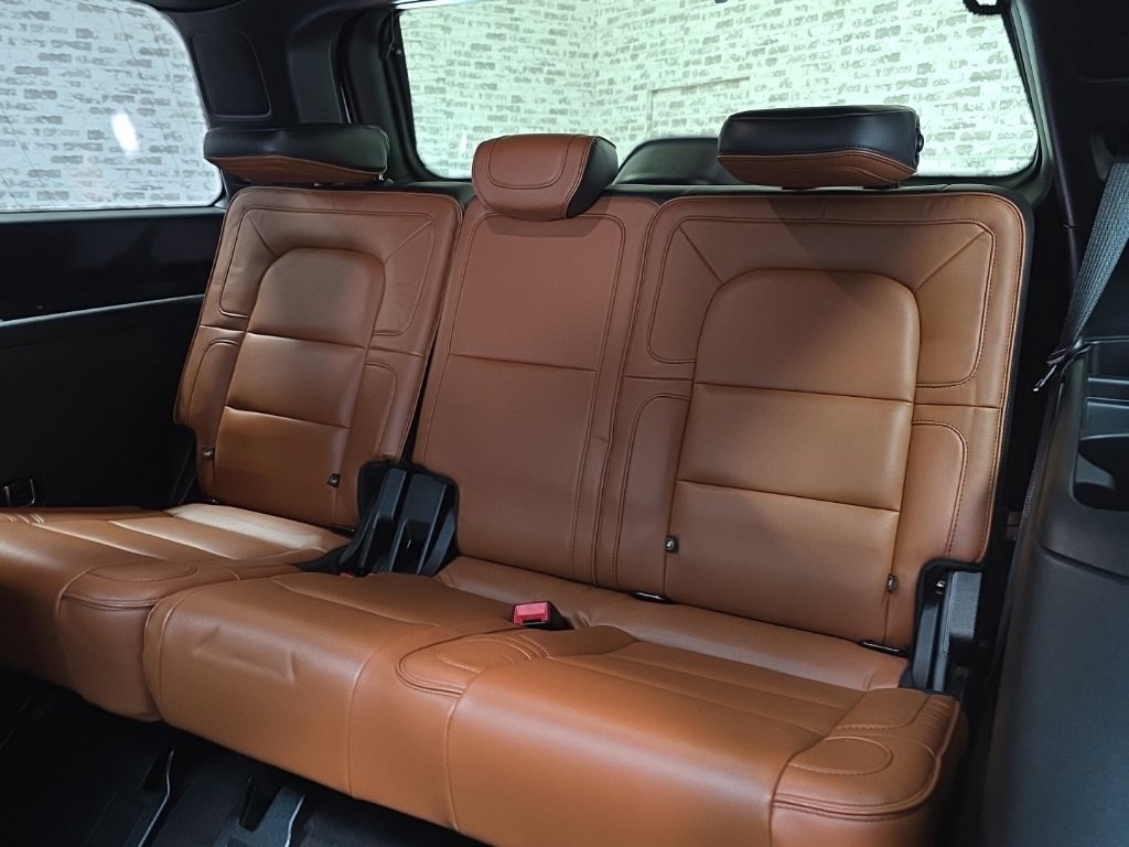 Used 2019 Lincoln Navigator Reserve image 22