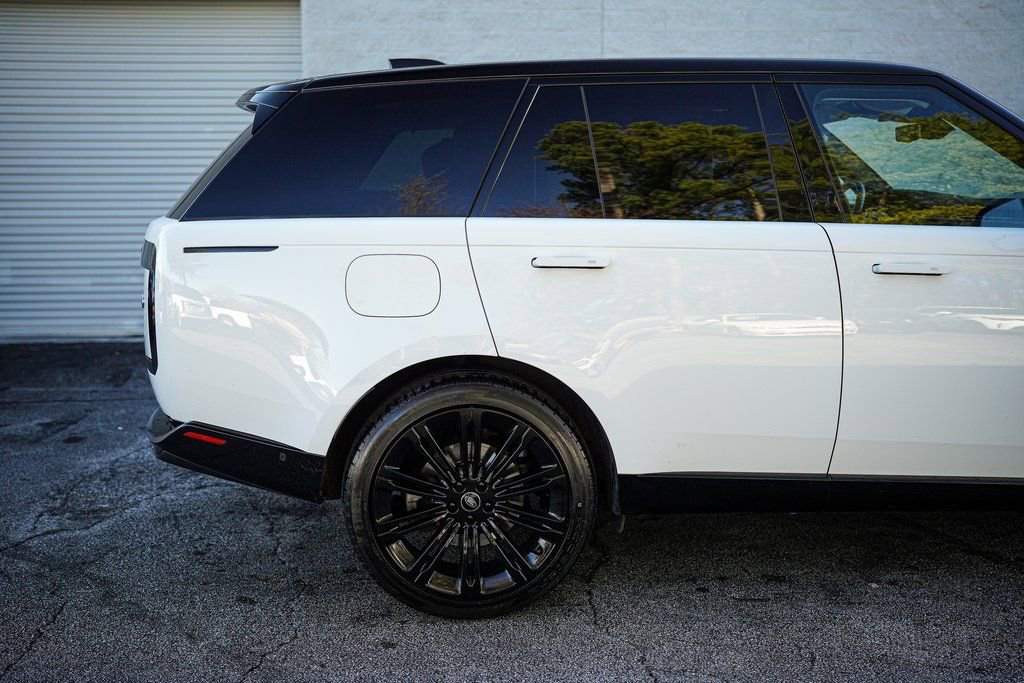 Used 2022 Land Rover Range Rover SE image 16