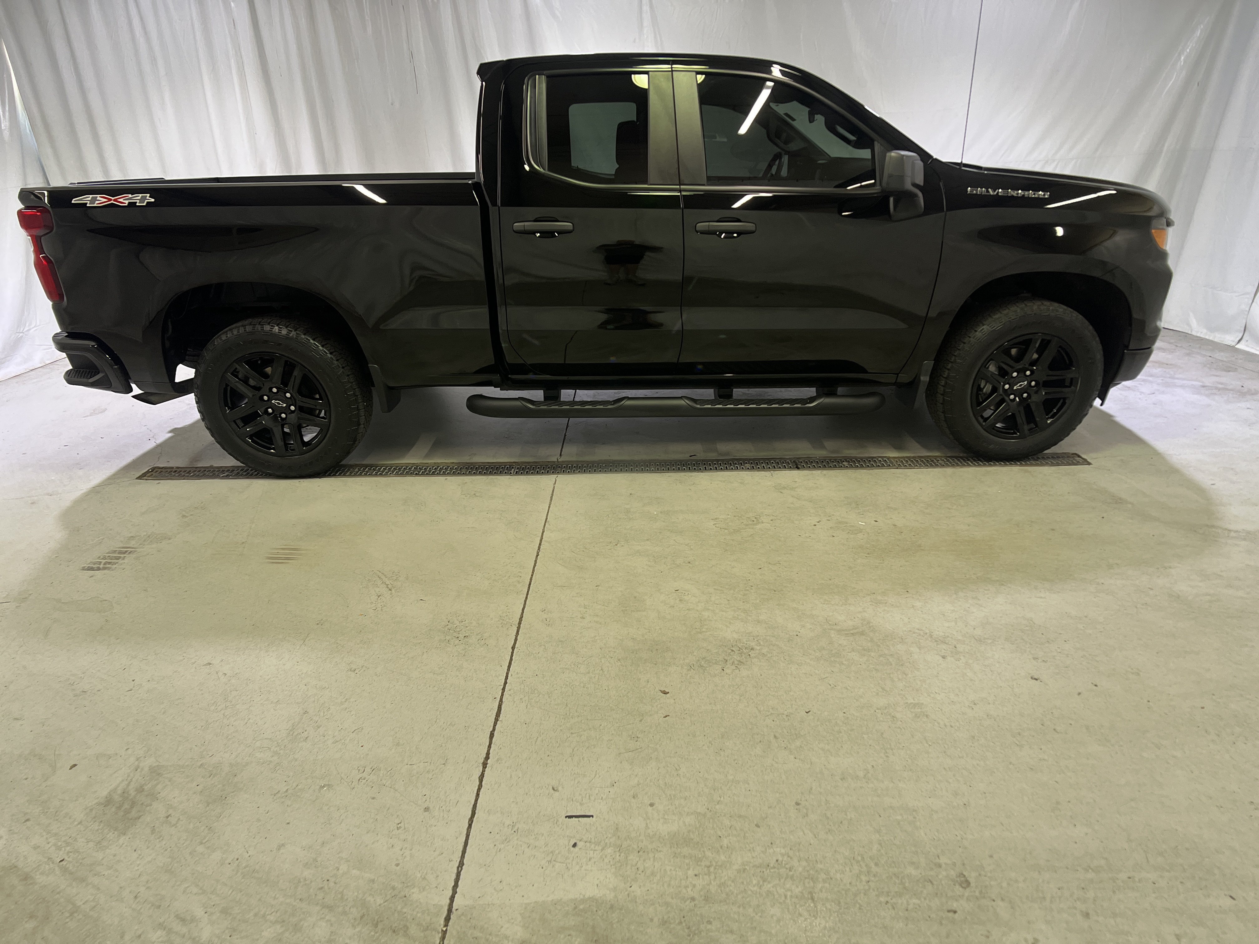Certified 2023 Chevrolet Silverado 1500 Custom AWD/4WD image 12