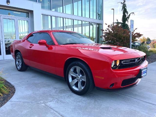 Used 2019 Dodge Challenger SXT image 11