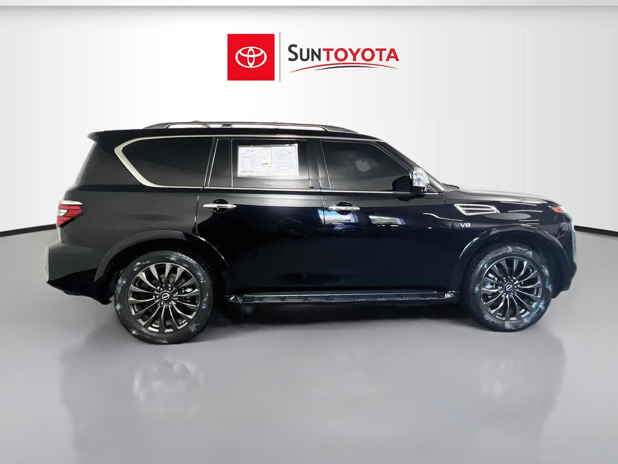 Used 2021 Nissan Armada Platinum w/ Captain's Chairs Package RWD image 2