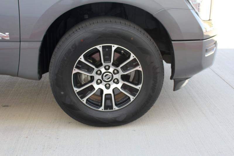 Used 2022 Nissan Titan SV AWD/4WD image 38