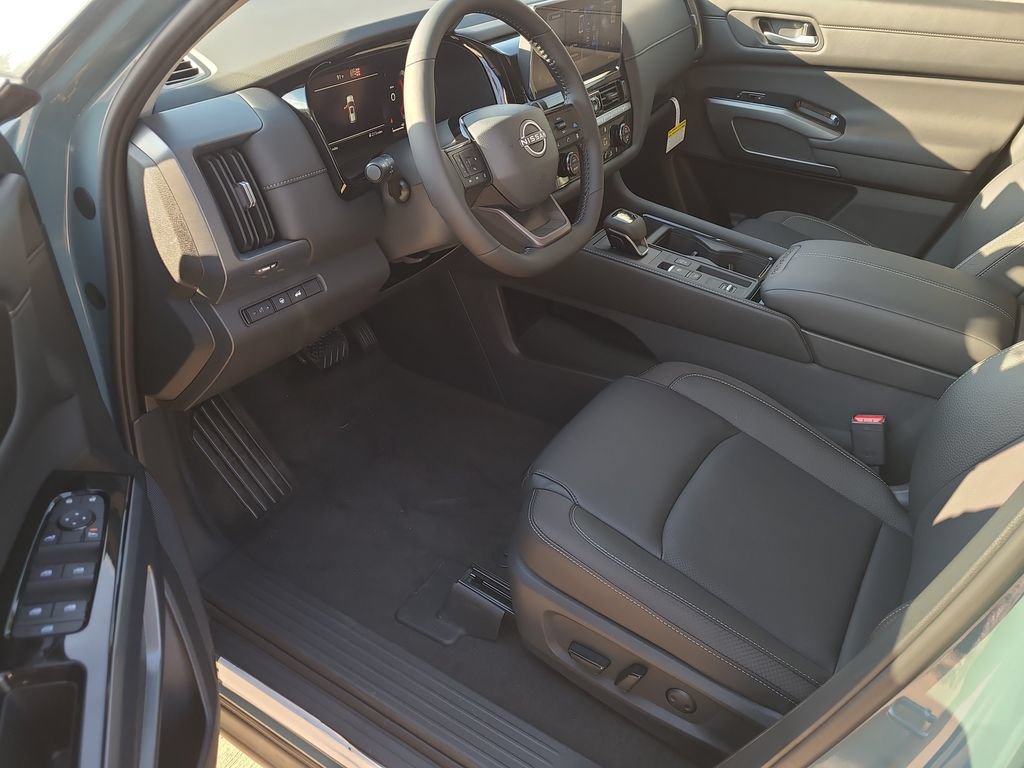 New 2026 Nissan Pathfinder SL FWD image 7