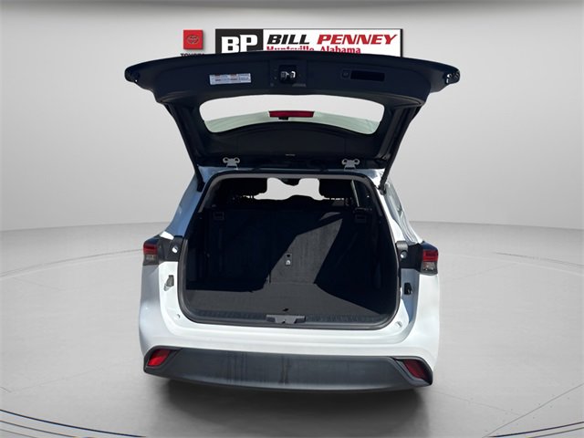 Used 2024 Toyota Highlander LE image 15