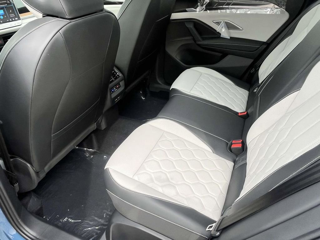New 2026 Volkswagen Tiguan SEL R-Line AWD/4WD image 9