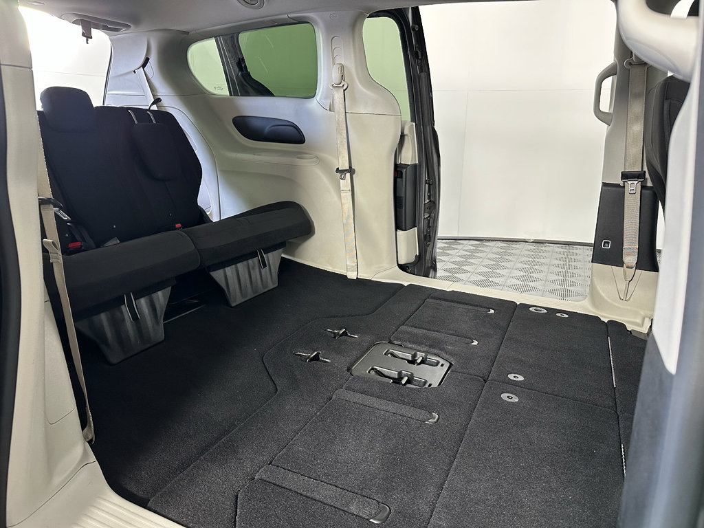 Used 2019 Chrysler Pacifica LX FWD image 22