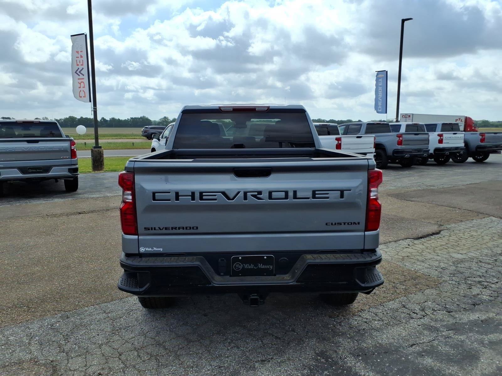 New 2026 Chevrolet Silverado 1500 Custom Trail Boss w/ Turbomax Blackout Package AWD/4WD image 4