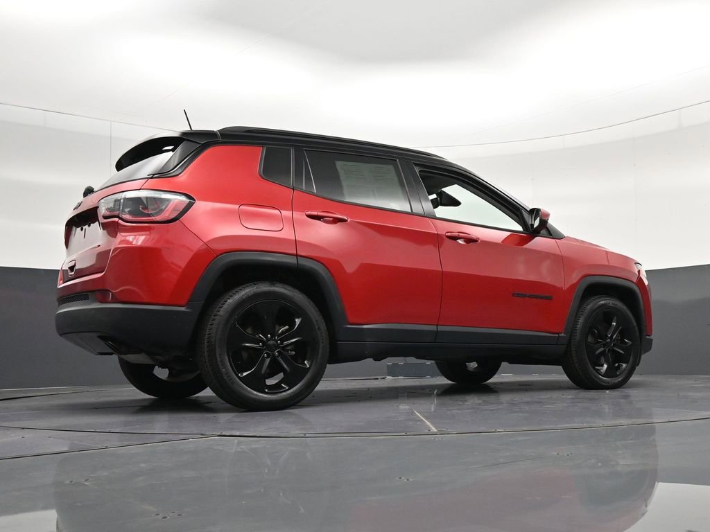 Used 2019 Jeep Compass Latitude FWD image 30