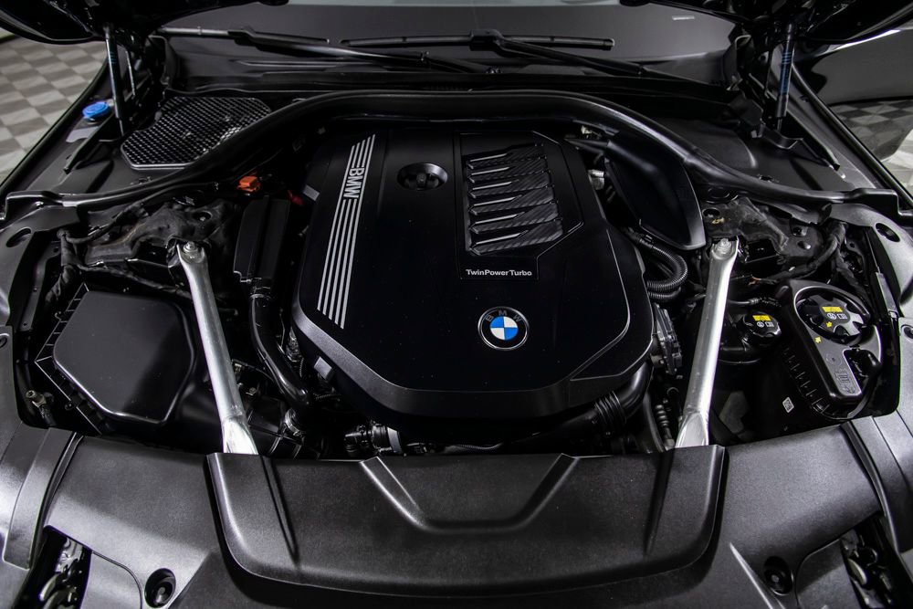 Used 2022 BMW 740i xDrive w/ Premium Package image 51