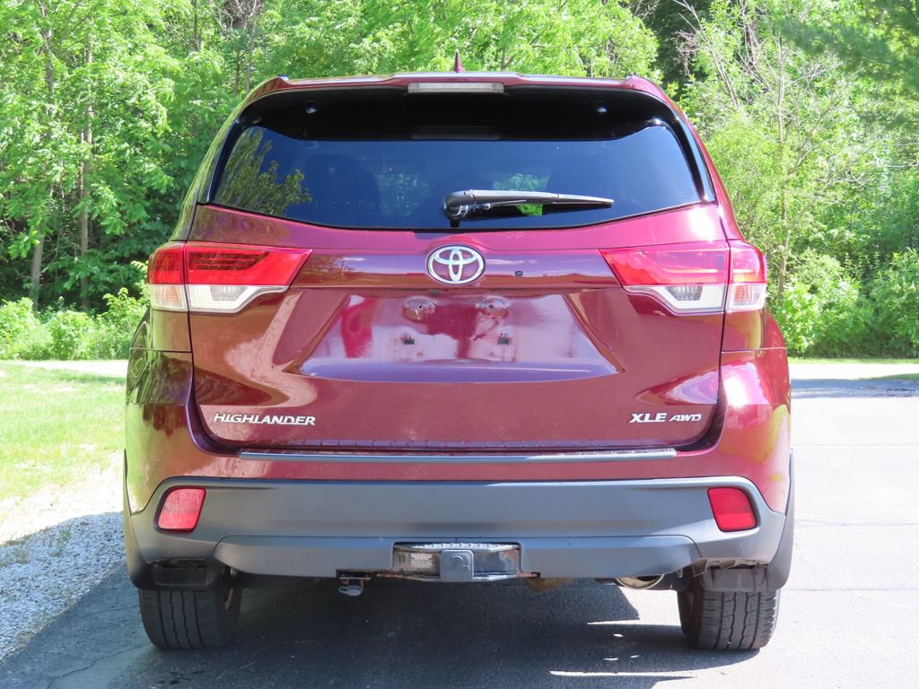 Used 2018 Toyota Highlander XLE AWD/4WD image 5