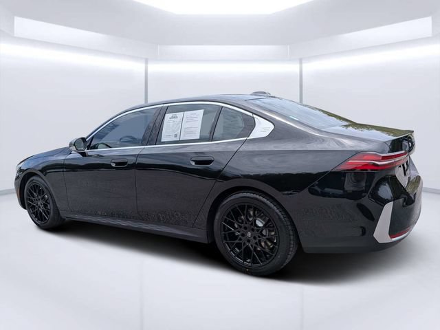 Used 2025 BMW 530i w/ Premium Package RWD image 5