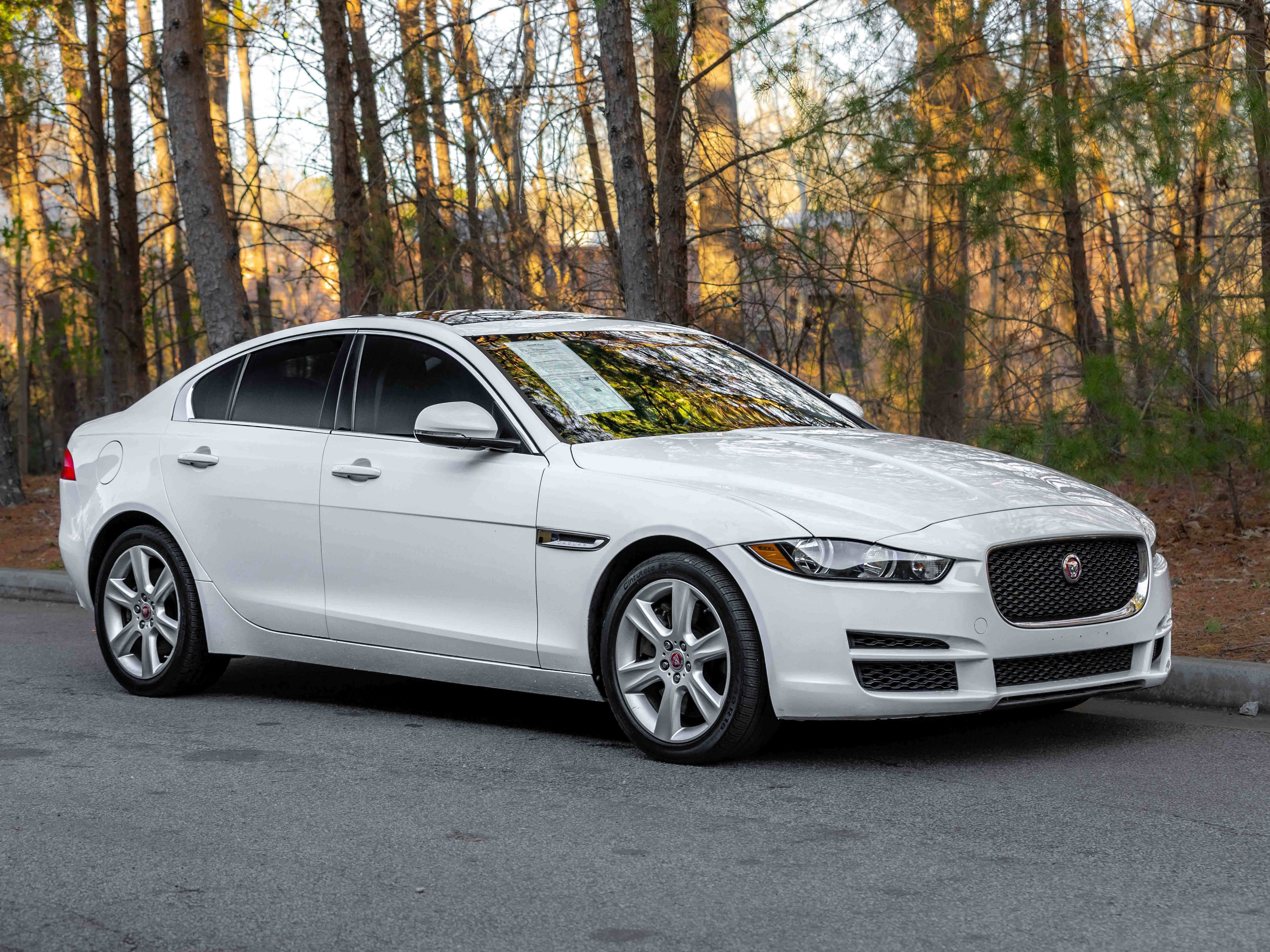 Used 2019 Jaguar XE Premium image 53
