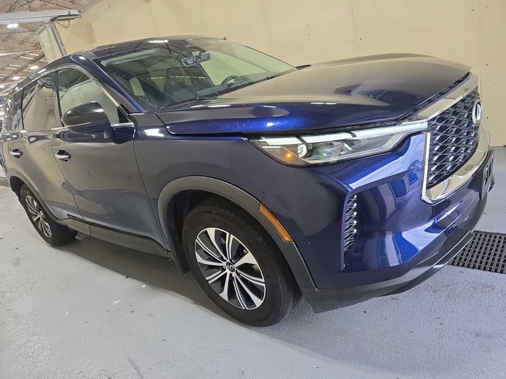 Used 2025 INFINITI QX60 Pure AWD/4WD image 3