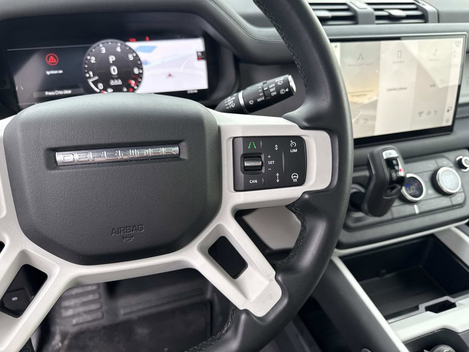 Used 2025 Land Rover Defender 110 S AWD/4WD image 28