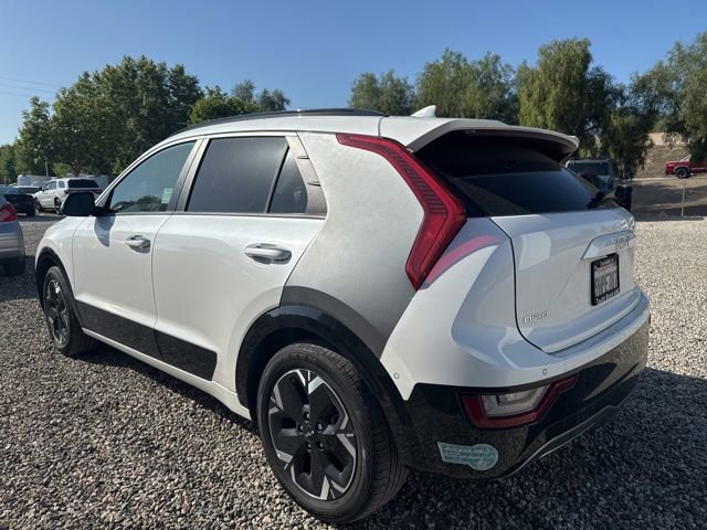 Used 2023 Kia Niro Wave image 2