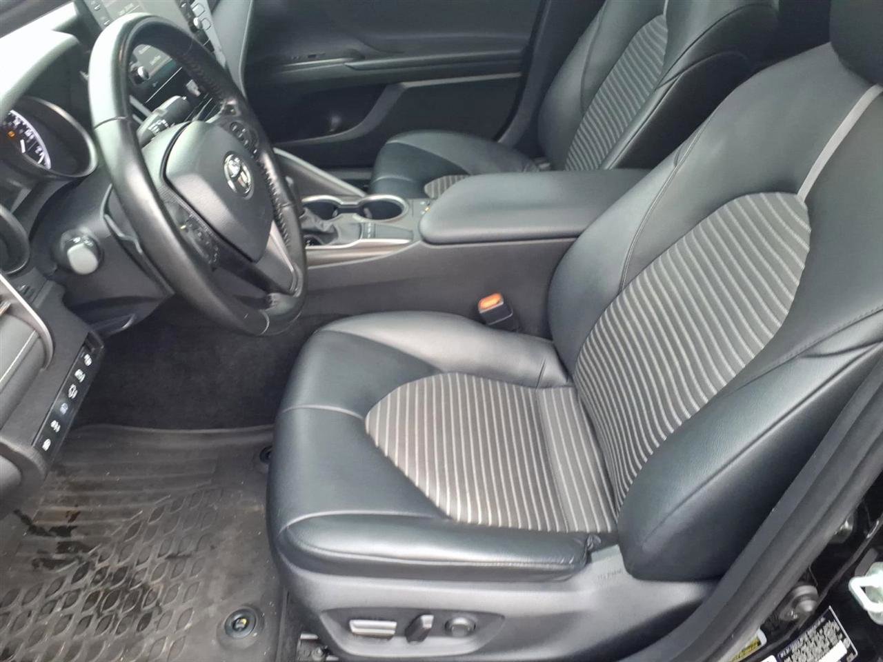 Used 2023 Toyota Camry SE w/ Cold Weather Package image 5