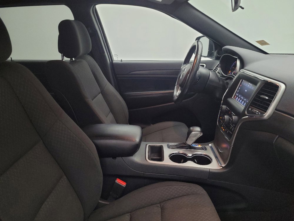 Used 2018 Jeep Grand Cherokee Laredo AWD/4WD image 21