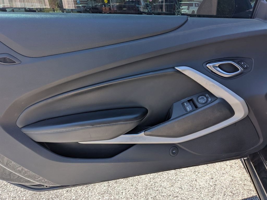 Used 2020 Chevrolet Camaro LS RWD image 13