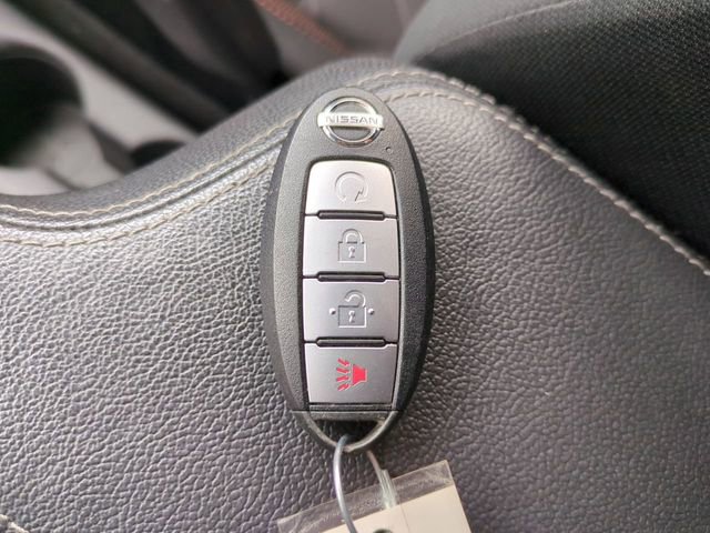 Used 2020 Nissan Kicks SR image 32