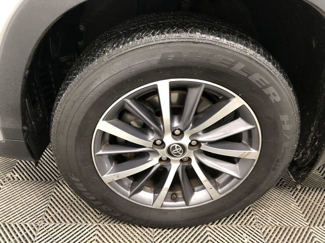 Used 2019 Toyota Highlander XLE image 29