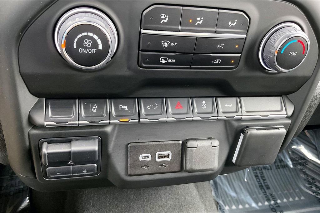 Used 2025 Chevrolet Silverado 2500 Custom w/ Custom Value Package image 30