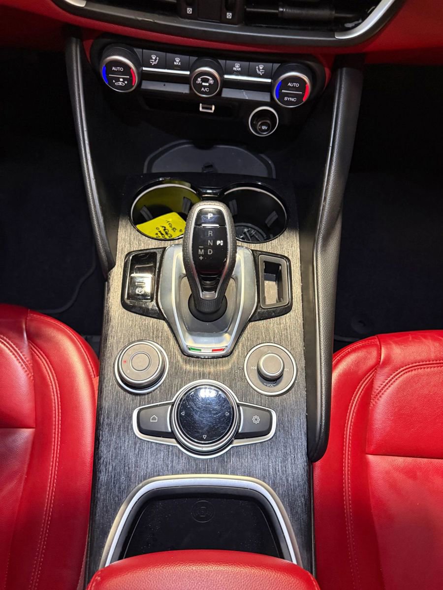 Used 2021 Alfa Romeo Giulia Sprint w/ Nero Edizione image 21