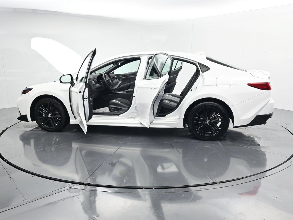 Used 2025 Toyota Camry SE AWD/4WD image 42