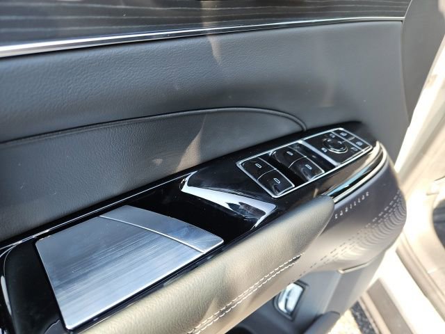 New 2026 Cadillac Lyriq Luxury w/ LPO, Floor Liner Package image 15