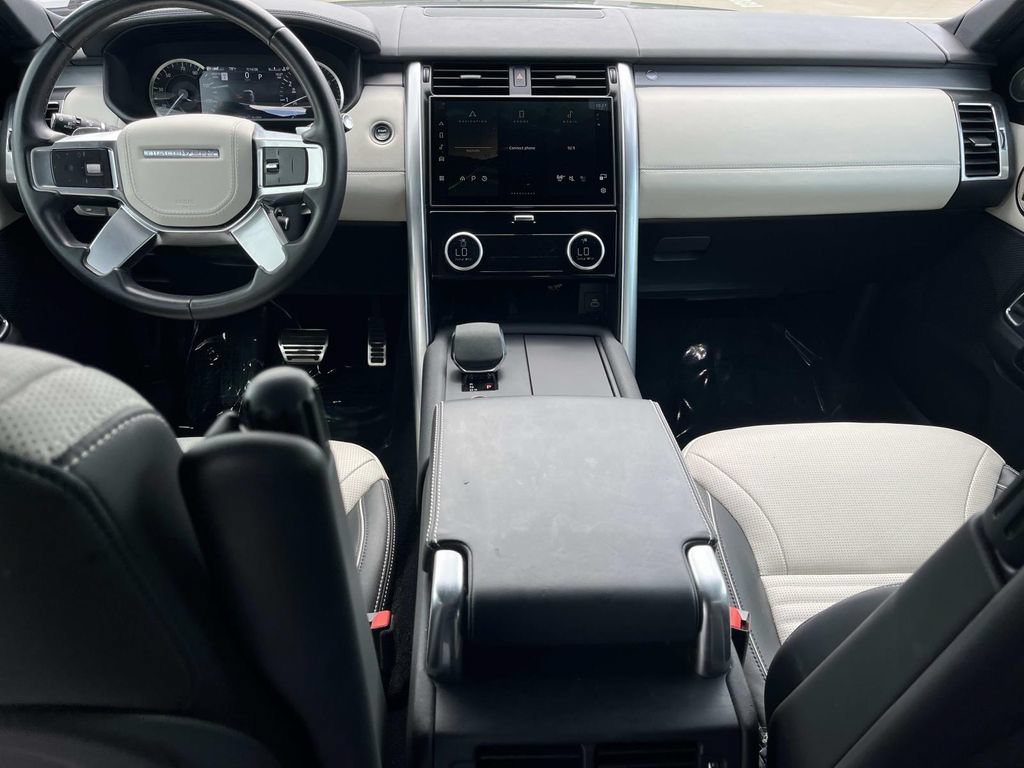 Certified 2023 Land Rover Discovery HSE R-Dynamic AWD/4WD image 9