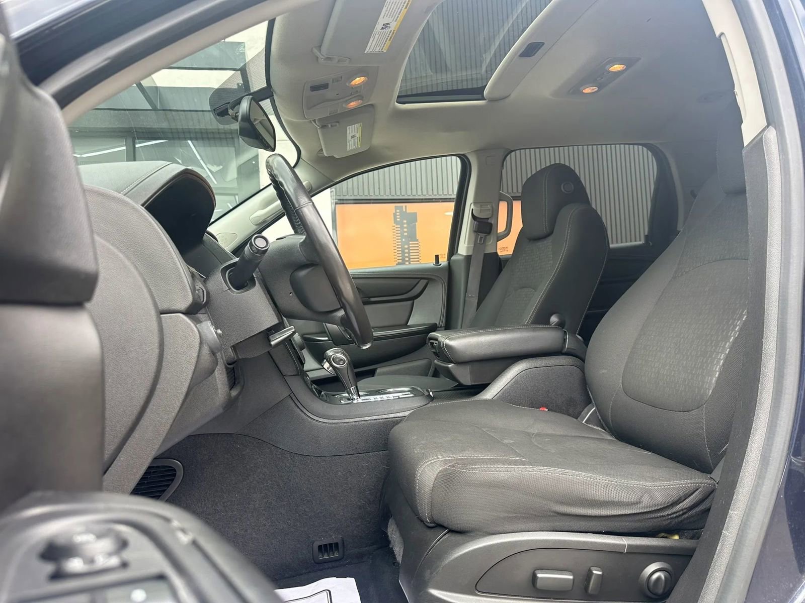 Used 2015 GMC Acadia SLE image 7