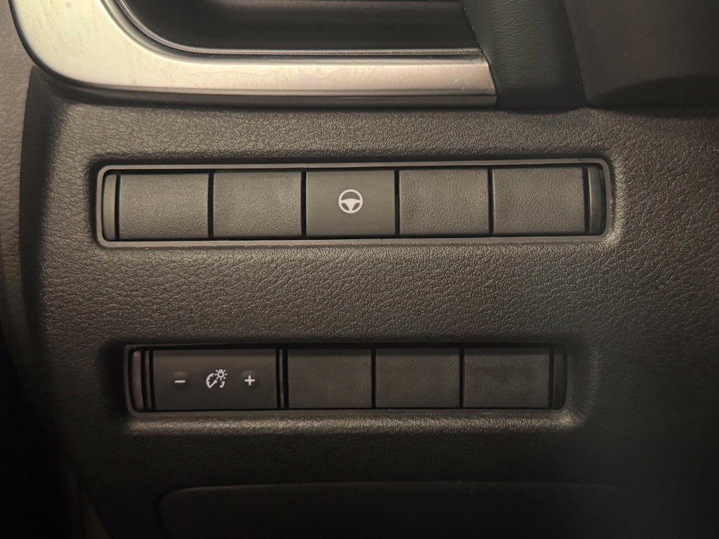 Used 2021 Nissan Rogue SV AWD/4WD image 14